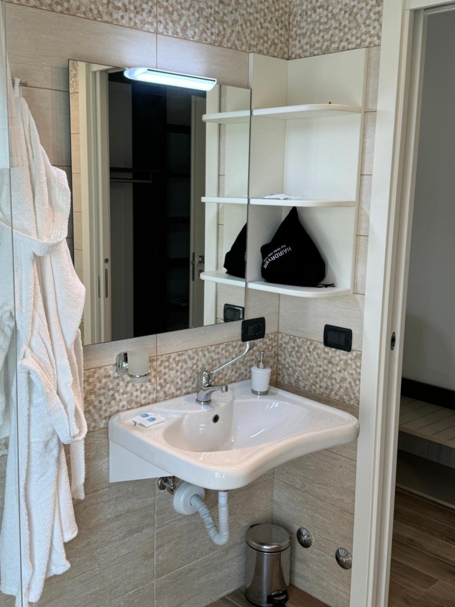Domus Magna Grecia Hotel Катандзаро Екстериор снимка