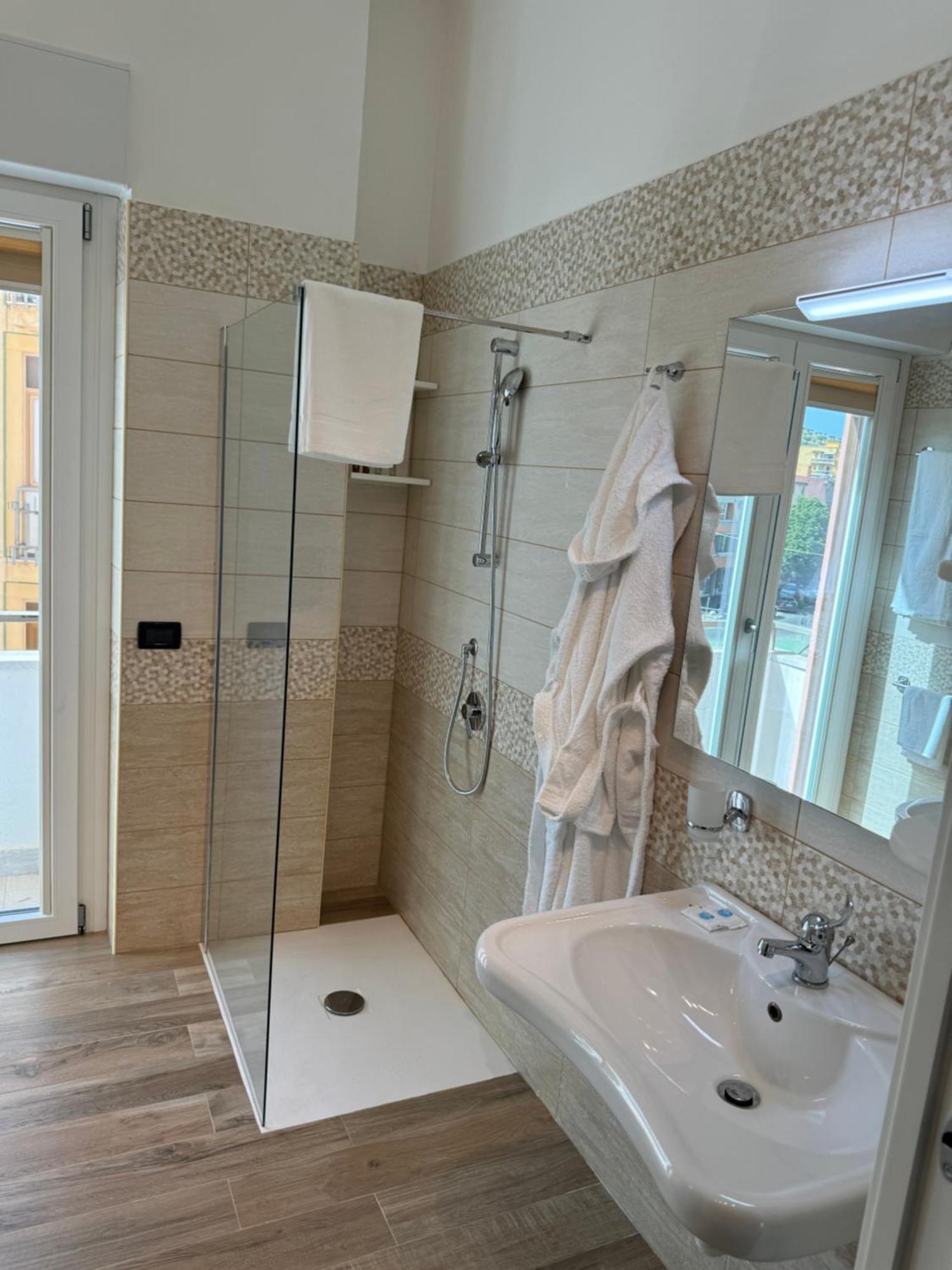 Domus Magna Grecia Hotel Катандзаро Екстериор снимка